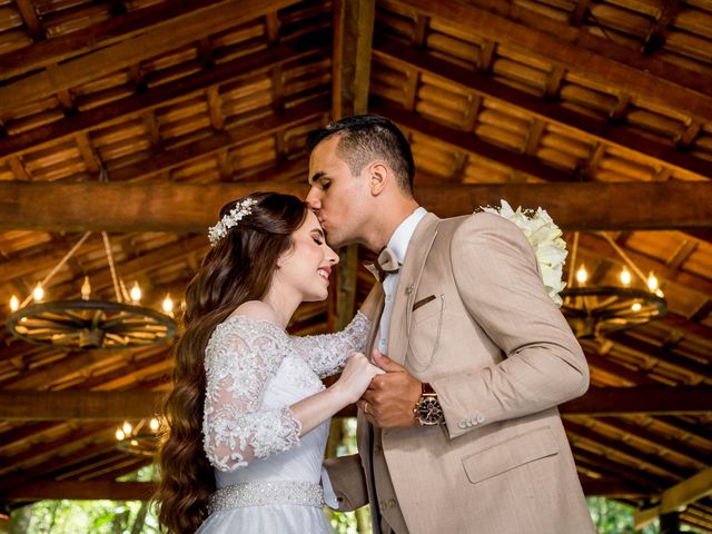 O casamento de Cristian e Isabelle em Curitiba, Paraná 123