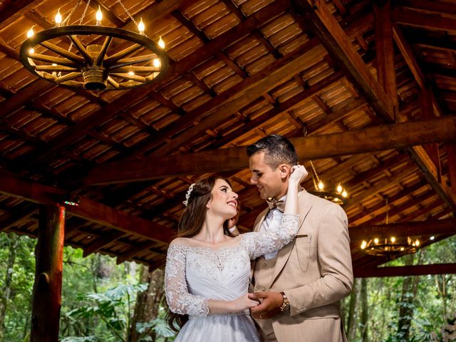 O casamento de Cristian e Isabelle em Curitiba, Paraná 125