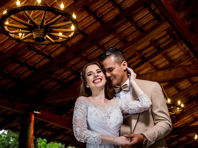 O casamento de Cristian e Isabelle em Curitiba, Paraná 126