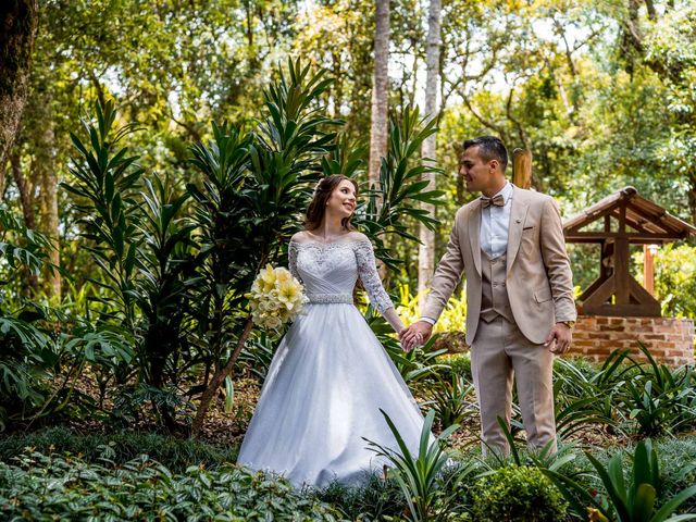 O casamento de Cristian e Isabelle em Curitiba, Paraná 127