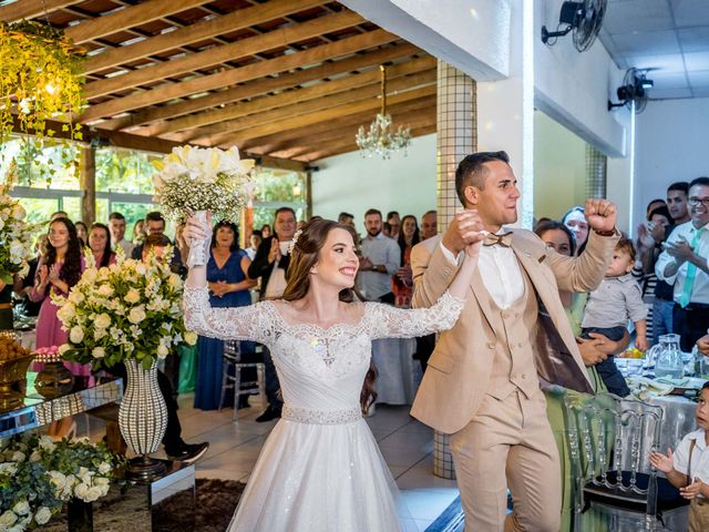 O casamento de Cristian e Isabelle em Curitiba, Paraná 140