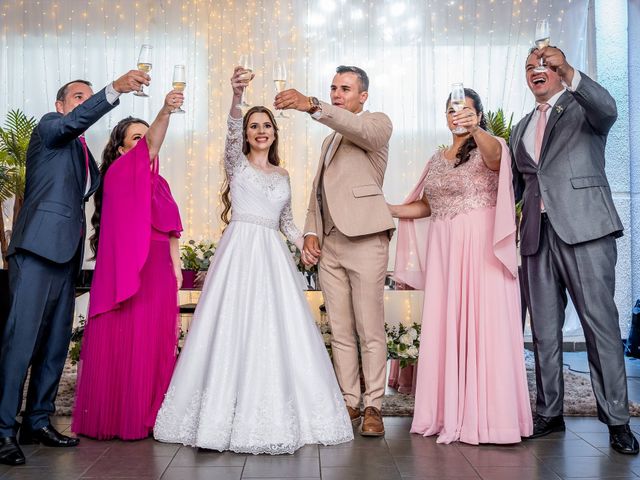 O casamento de Cristian e Isabelle em Curitiba, Paraná 141