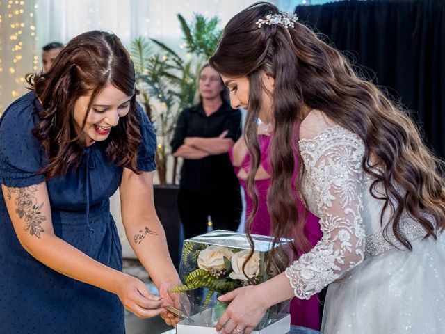 O casamento de Cristian e Isabelle em Curitiba, Paraná 151