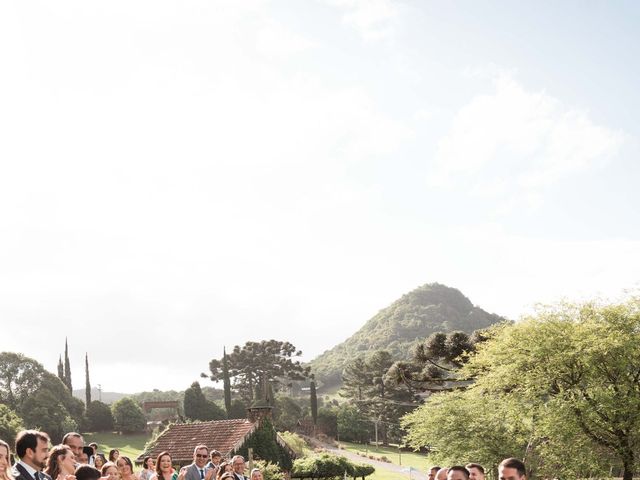 O casamento de Joao e Taiany em Gramado, Rio Grande do Sul 231