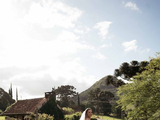 O casamento de Joao e Taiany em Gramado, Rio Grande do Sul 237