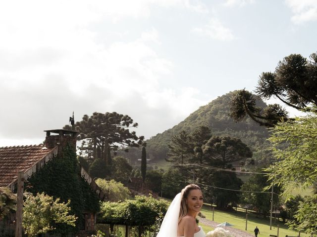 O casamento de Joao e Taiany em Gramado, Rio Grande do Sul 238