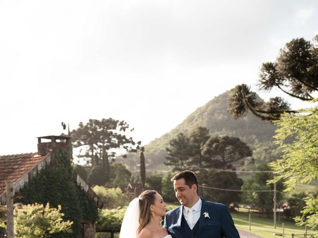 O casamento de Joao e Taiany em Gramado, Rio Grande do Sul 259