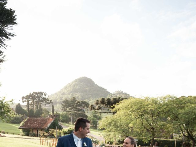 O casamento de Joao e Taiany em Gramado, Rio Grande do Sul 286