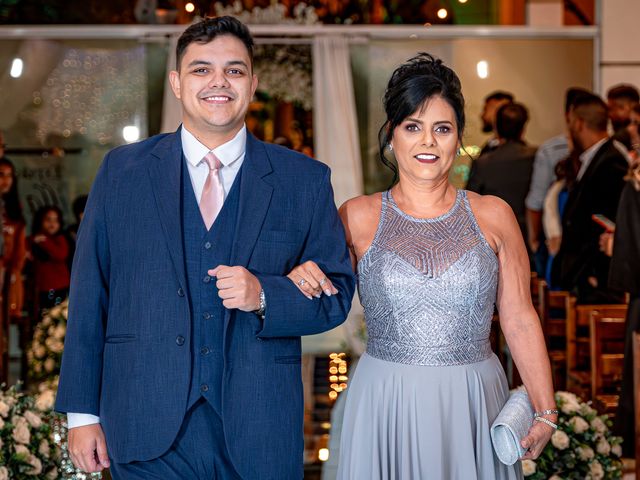 O casamento de Danilo e Mariane em Tremembé, São Paulo Estado 33