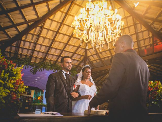 O casamento de Rodrigo e Thayna em Santa Cruz, Rio de Janeiro 33