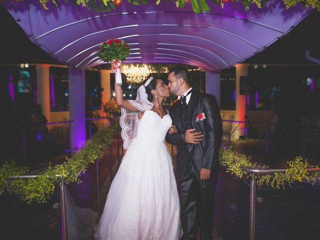 O casamento de Rodrigo e Thayna em Santa Cruz, Rio de Janeiro 36