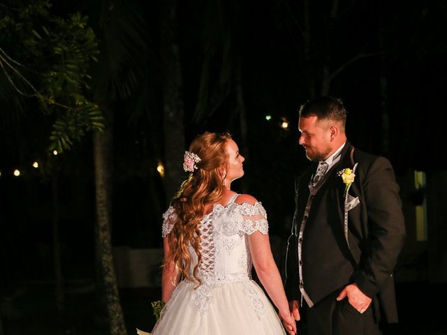O casamento de Anderson e Jully em Gaspar, Santa Catarina 30