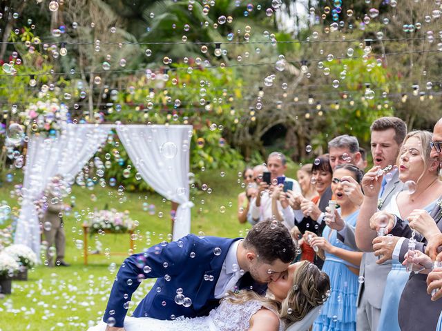 O casamento de Diogo e Talita em Gaspar, Santa Catarina 11