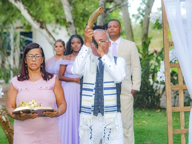 O casamento de Douglas Willian  e Mírian Ribeiro  em Alagoinhas, Bahia 13