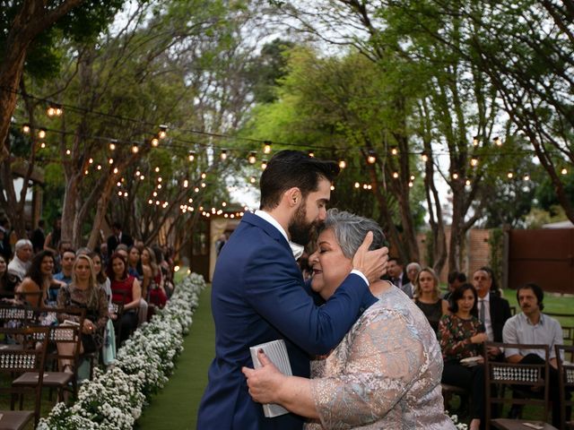 O casamento de Matheus e Romênia em Belo Horizonte, Minas Gerais 36