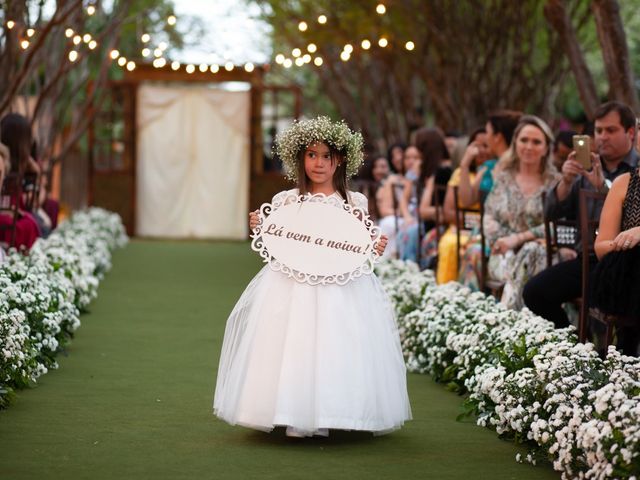 O casamento de Matheus e Romênia em Belo Horizonte, Minas Gerais 41