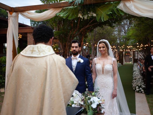 O casamento de Matheus e Romênia em Belo Horizonte, Minas Gerais 49