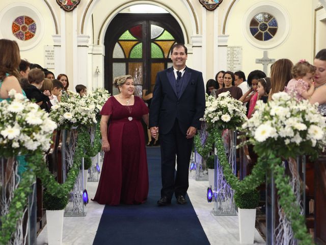 O casamento de Paulo Roberto e Flávia  em Cachoeira Paulista, São Paulo Estado 3