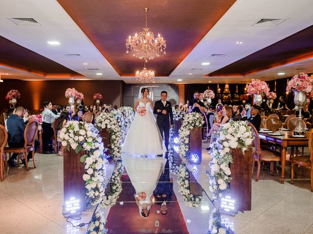 O casamento de Wallison e Paula em Guarulhos, São Paulo 15