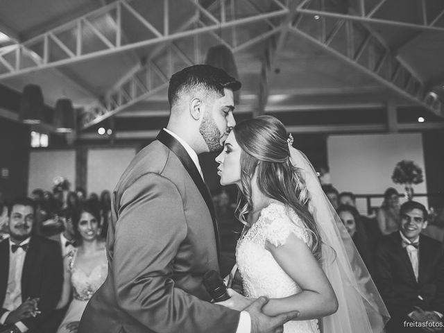 O casamento de Victor  e Carolina  em Florianópolis, Santa Catarina 1