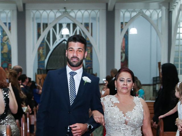 O casamento de Cristiano e Regina em Belo Horizonte, Minas Gerais 28