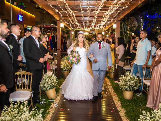 O casamento de Thiago e Larissa em Santa Cruz da Serra, Rio de Janeiro 17