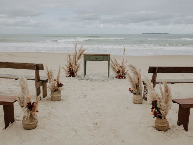 O casamento de Renan e Clissye em Bombinhas, Santa Catarina 14