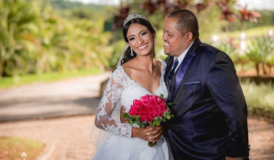 O casamento de Tarcísio e Luciene em Santa Luzia, Minas Gerais