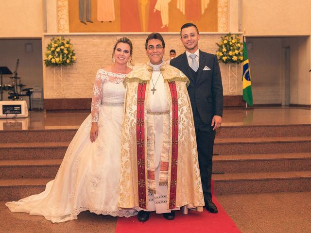 O casamento de Fernando e Daniela em Taboão da Serra, São Paulo 32