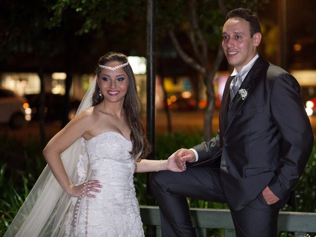 O casamento de Lucas e Priscila em Porto Alegre, Rio Grande do Sul 31