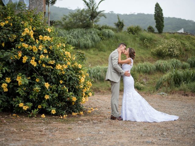 O casamento de William e Aline em Itapema, Santa Catarina 32