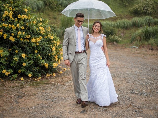 O casamento de William e Aline em Itapema, Santa Catarina 33