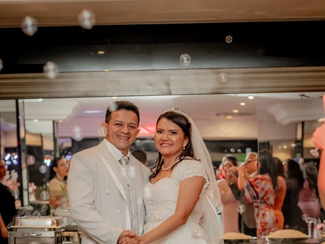 O casamento de Fábio Nixon Portilho Dos Santos  e Denise Azevedo Portilho  em Manaus, Amazonas 5