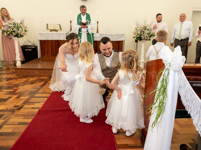 O casamento de Gabriele e Jordan em Porto Alegre, Rio Grande do Sul 12