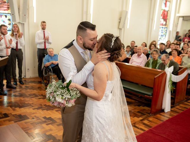 O casamento de Gabriele e Jordan em Porto Alegre, Rio Grande do Sul 17