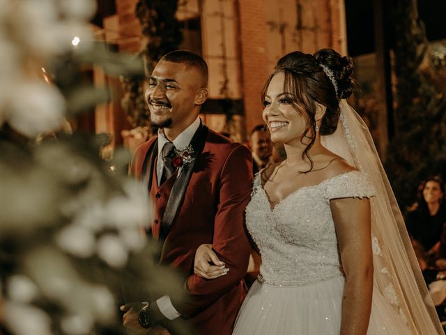 O casamento de Yuri e Carol em Santa Cruz da Serra, Rio de Janeiro 23