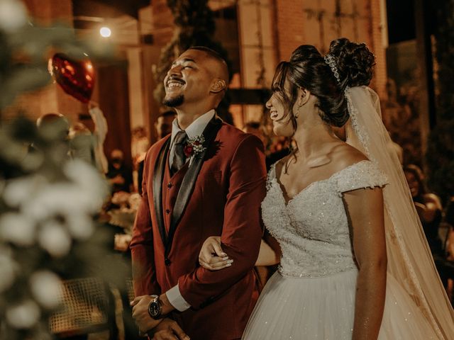 O casamento de Yuri e Carol em Santa Cruz da Serra, Rio de Janeiro 24