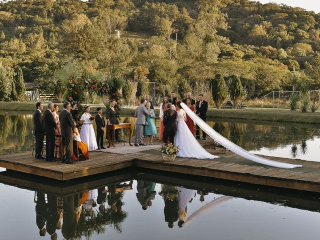 O casamento de Vinícius e Lidiane em Santa Maria, Rio Grande do Sul 41