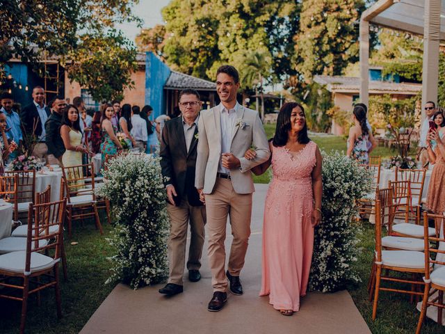 O casamento de Felix e Isabela em Monte Gordo, Bahia 23