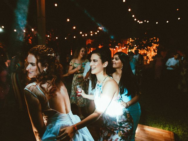 O casamento de Felix e Isabela em Monte Gordo, Bahia 56