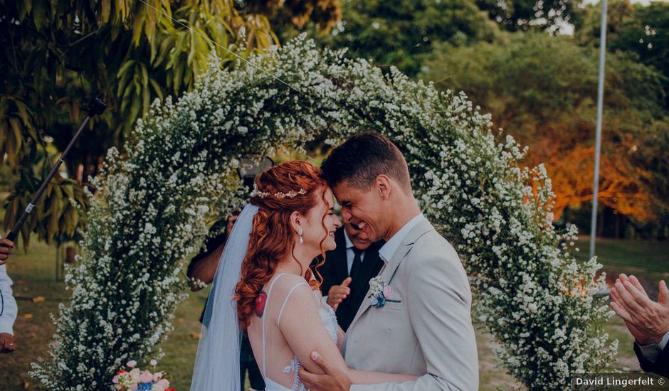 O casamento de Felix e Isabela em Monte Gordo, Bahia