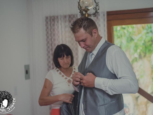 O casamento de Douglas e Débora em Estância Velha, Rio Grande do Sul 23