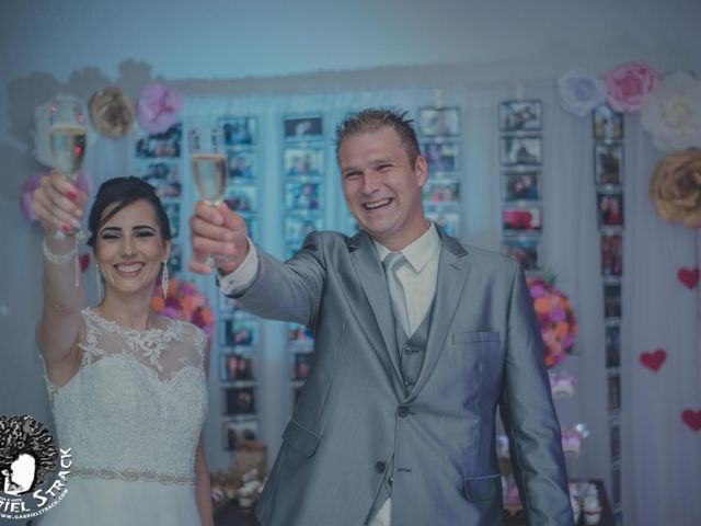 O casamento de Douglas e Débora em Estância Velha, Rio Grande do Sul 95