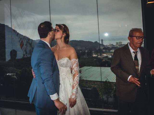 O casamento de Thiago e Hilga em Itapema, Santa Catarina 107