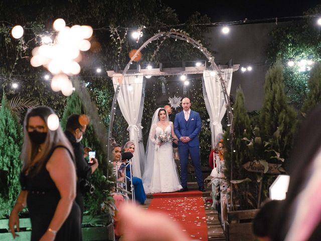 O casamento de Mauricio e Camila em Porto Alegre, Rio Grande do Sul 31