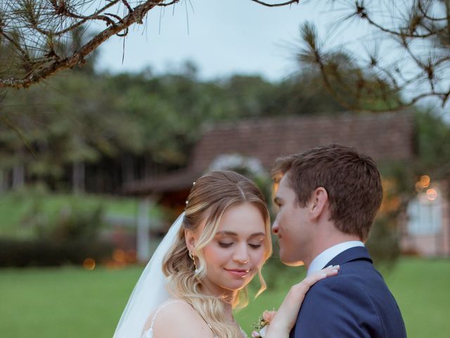 O casamento de Owen e Cristiane em Blumenau, Santa Catarina 294