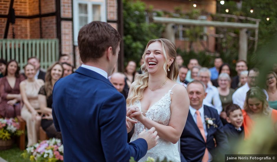 O casamento de Owen e Cristiane em Blumenau, Santa Catarina