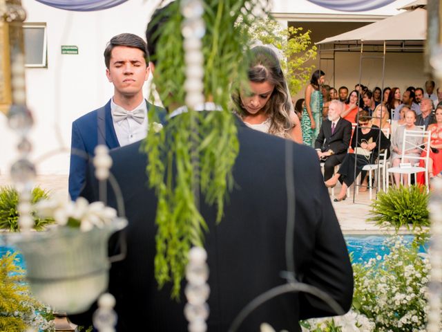 O casamento de Matheus e Carolina em Belo Horizonte, Minas Gerais 35