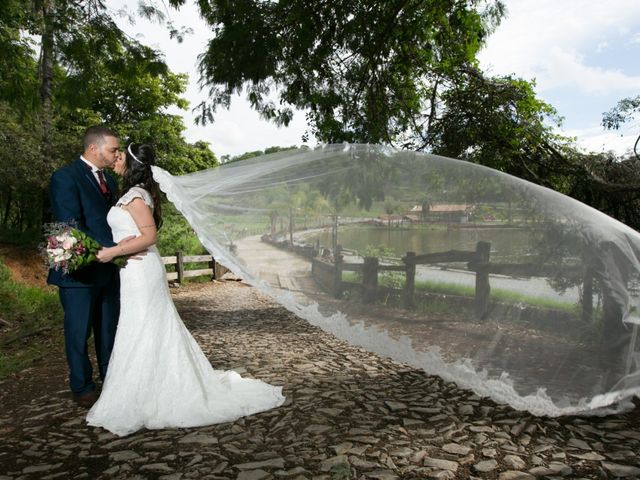 O casamento de Marco Tulio e Camila em Belo Horizonte, Minas Gerais 164