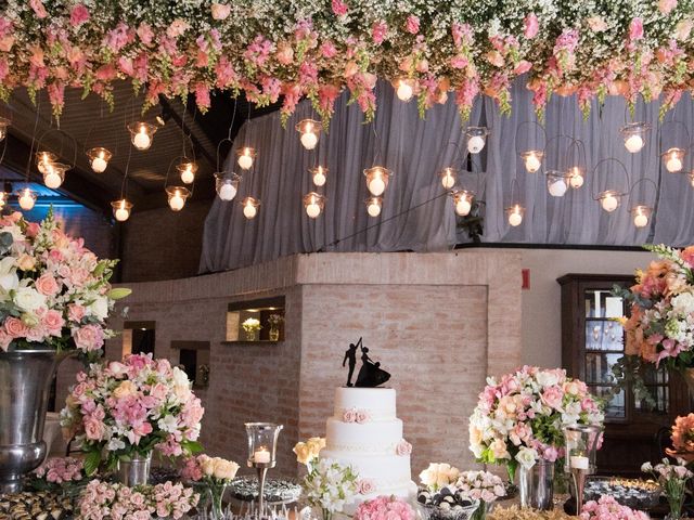 O casamento de Tiago  e Viviane  em Santo André, São Paulo 23